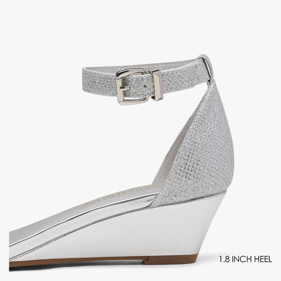 Women's Ingrid Ankle Strap Low Wedge Sandal Size 7.5. #5 - Picture 2 of 5